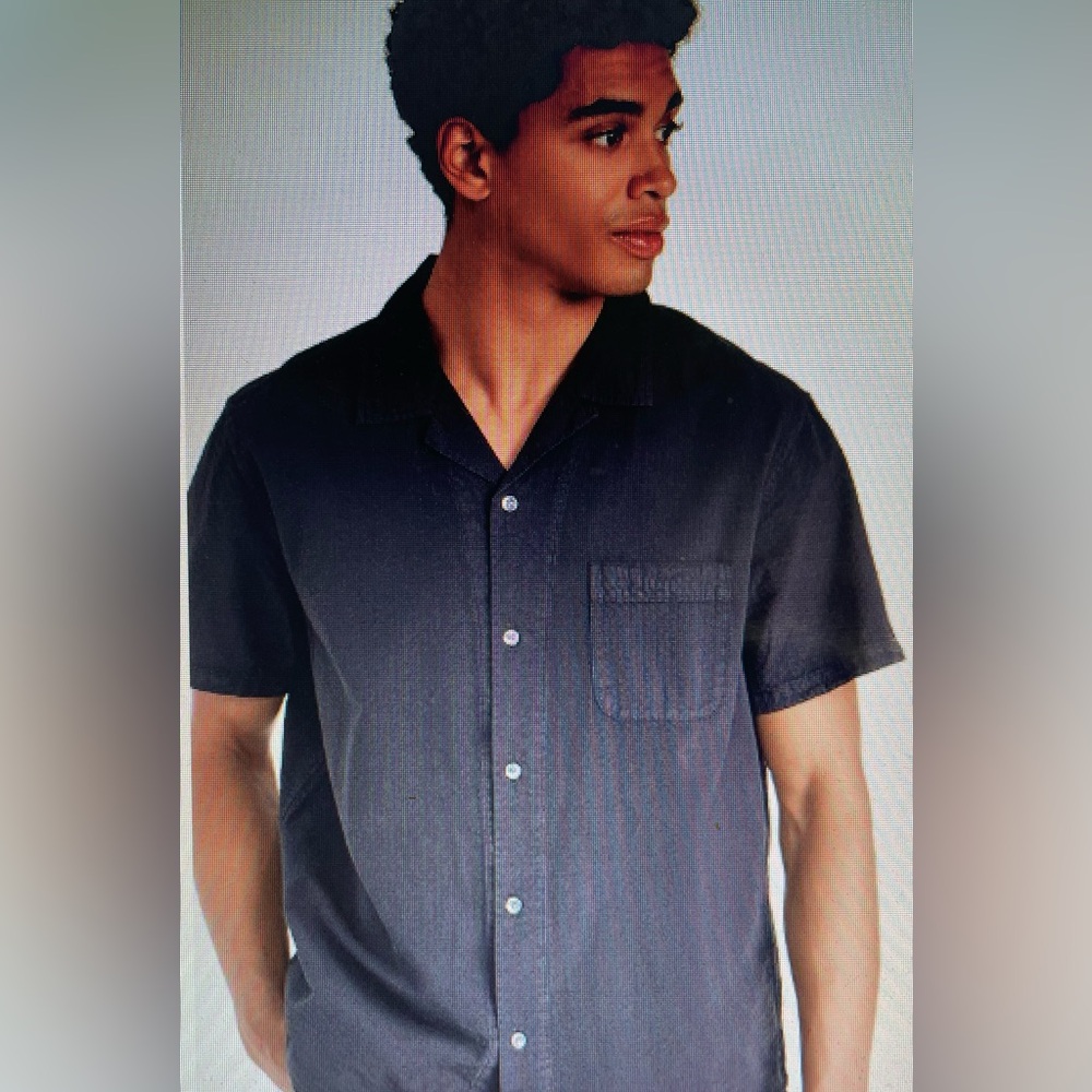 NWT—Alex Mill Seersucker Camp Shirt medium